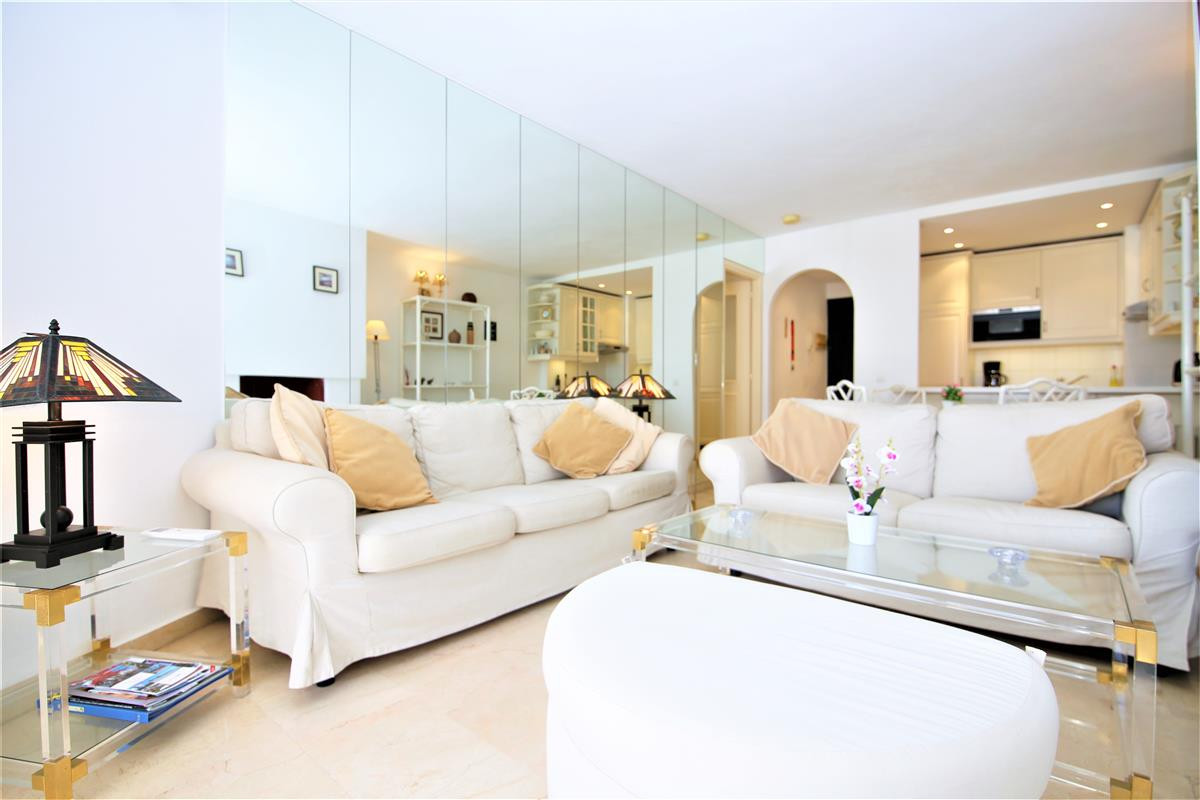 Penthouse te koop in Estepona | 2 slaapkamers H4958938