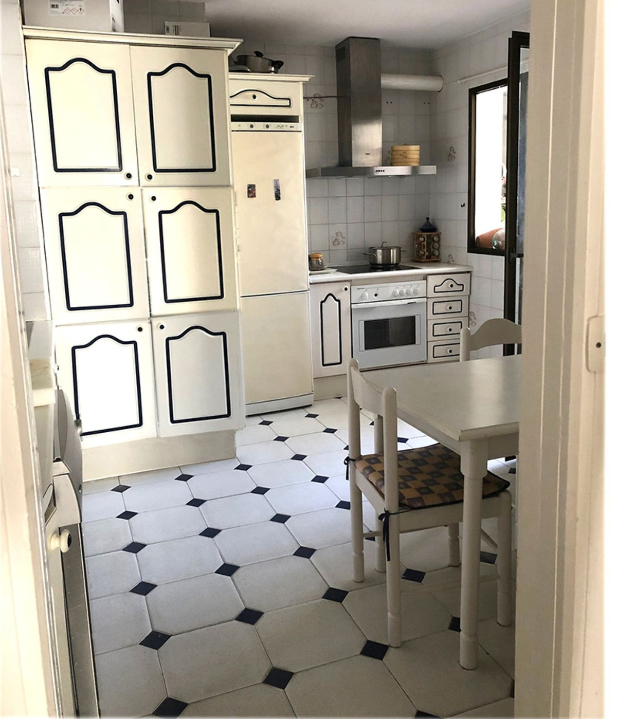 Appartement te koop in Estepona | 4 slaapkamers H4992595