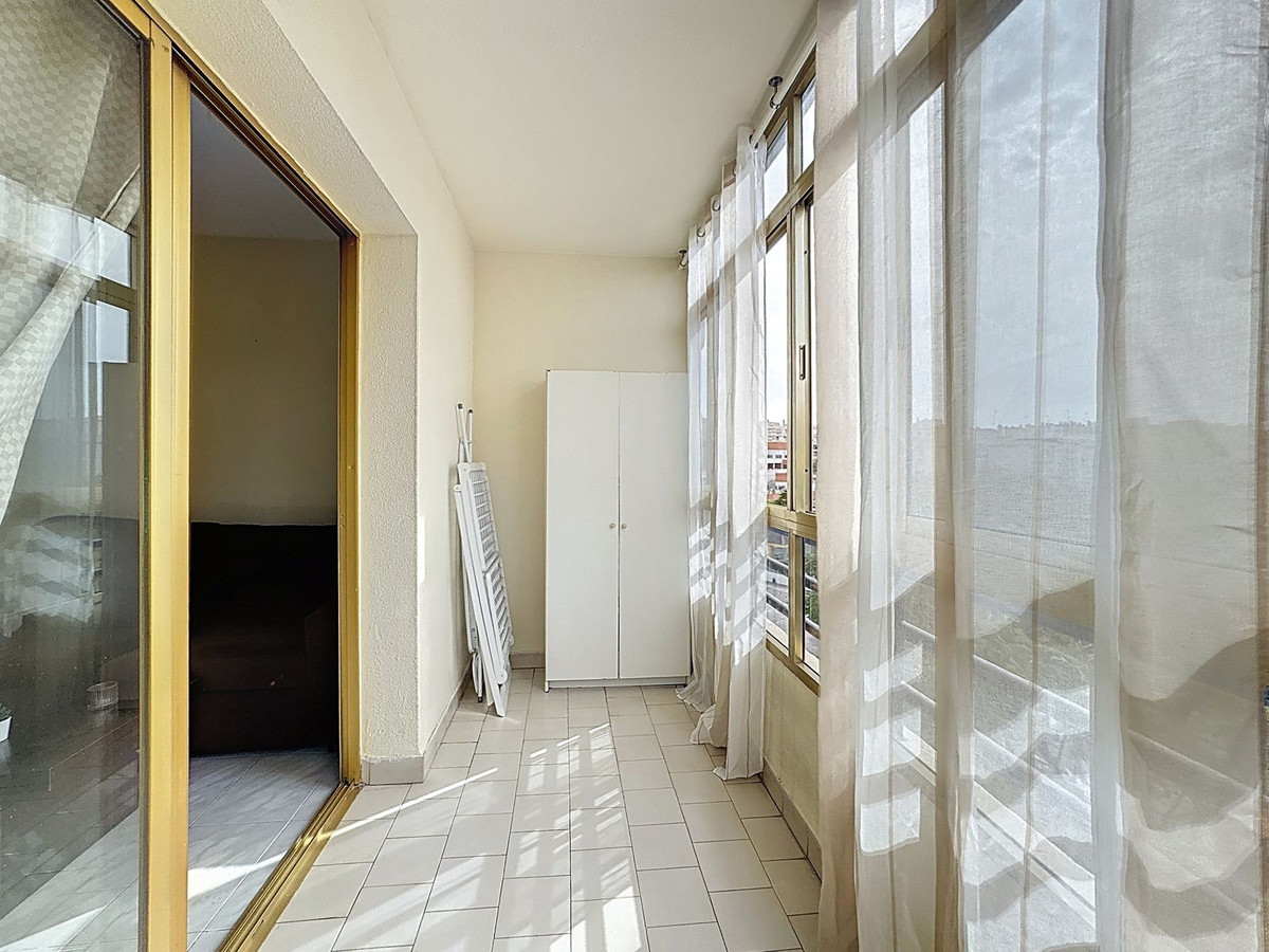 Tussenverdieping Appartement in Estepona-5