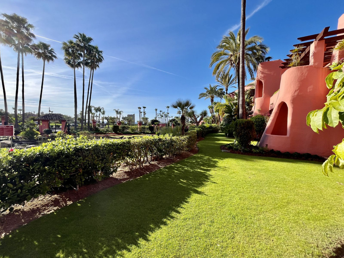 Appartement te koop in Estepona | 3 slaapkamers H5008303