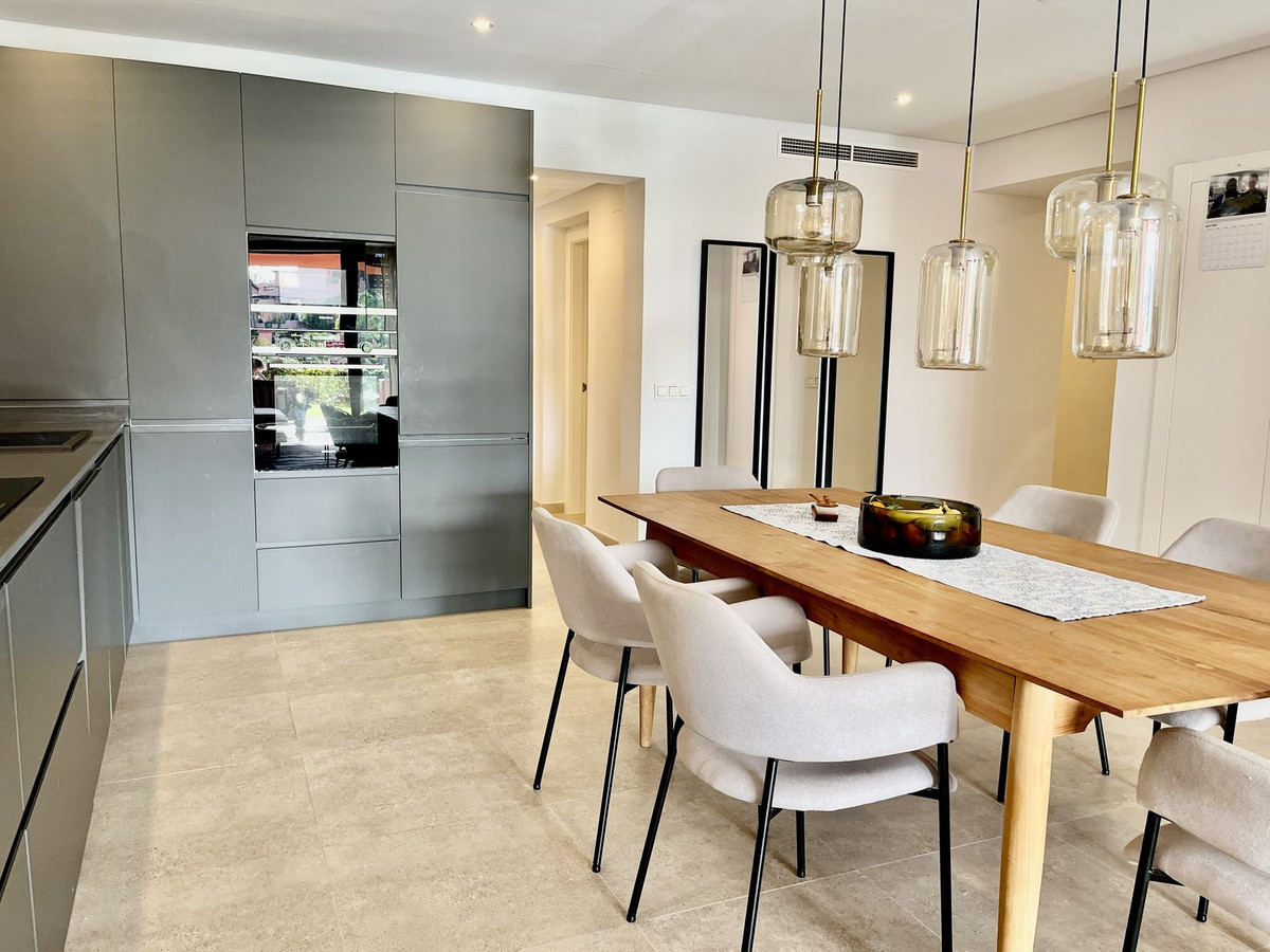 Appartement te koop in Estepona | 3 slaapkamers H5008303