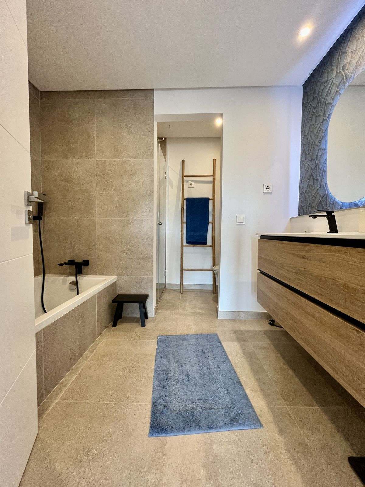 Appartement te koop in Estepona | 3 slaapkamers H5008303