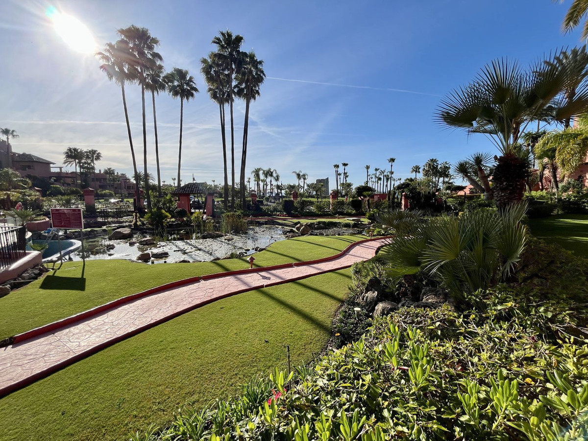 Appartement te koop in Estepona | 3 slaapkamers H5008303