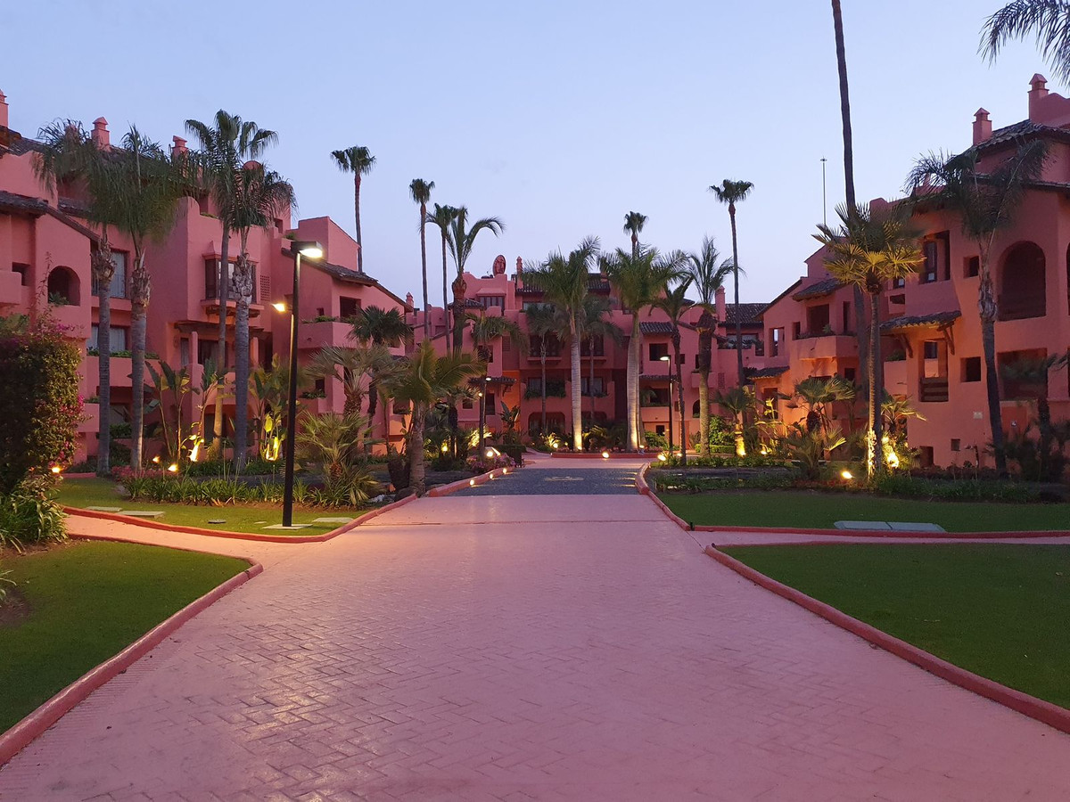 Appartement te koop in Estepona | 3 slaapkamers H5008303