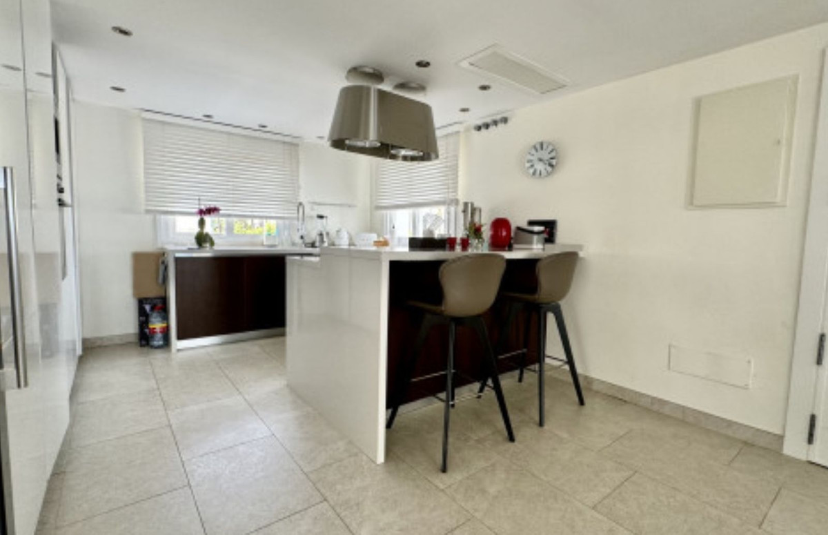 Penthouse te koop in Estepona | 3 slaapkamers H5009188