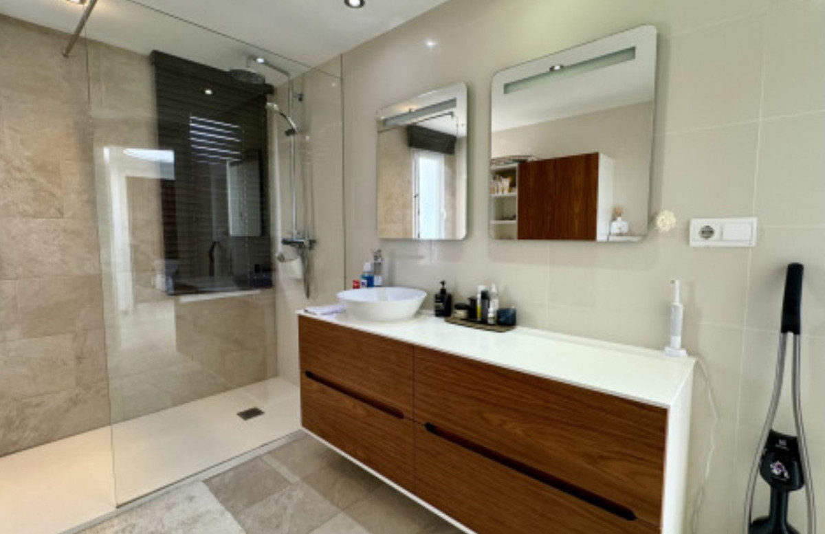 Penthouse te koop in Estepona | 3 slaapkamers H5009188