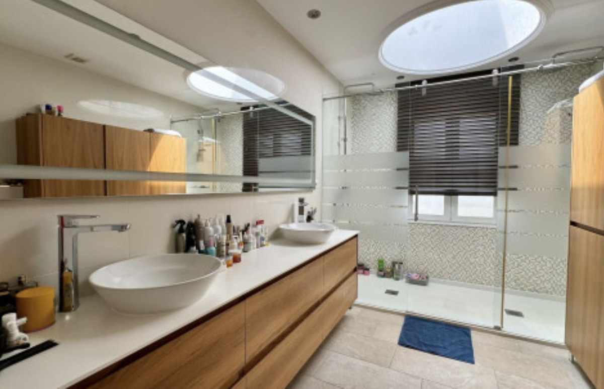 Penthouse te koop in Estepona | 3 slaapkamers H5009188