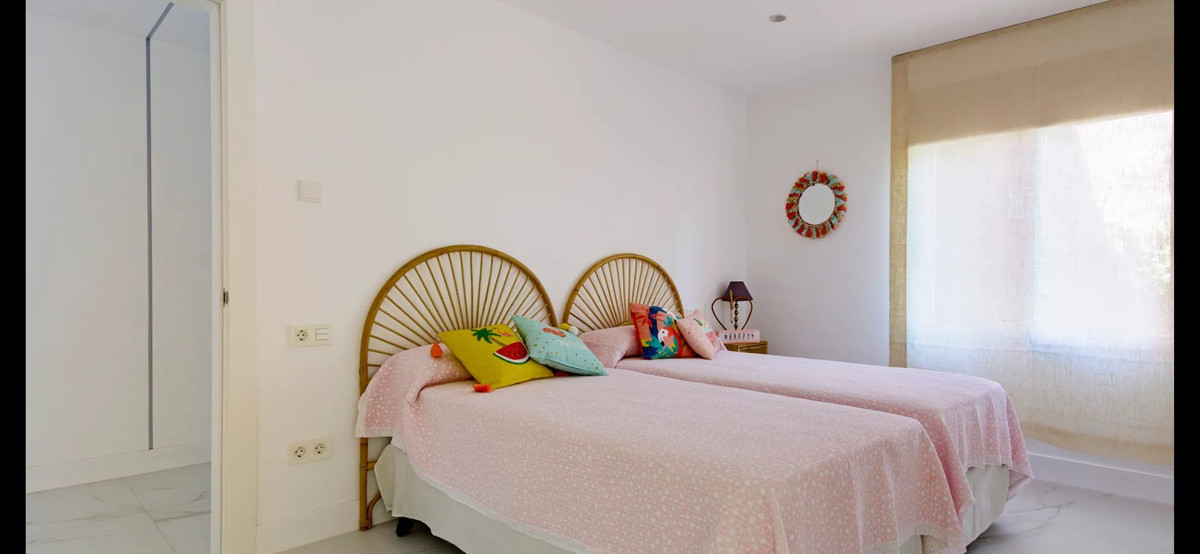 Appartement te koop in Estepona | 3 slaapkamers H5010160
