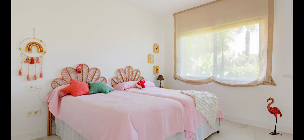 Appartement te koop in Estepona | 3 slaapkamers H5010160