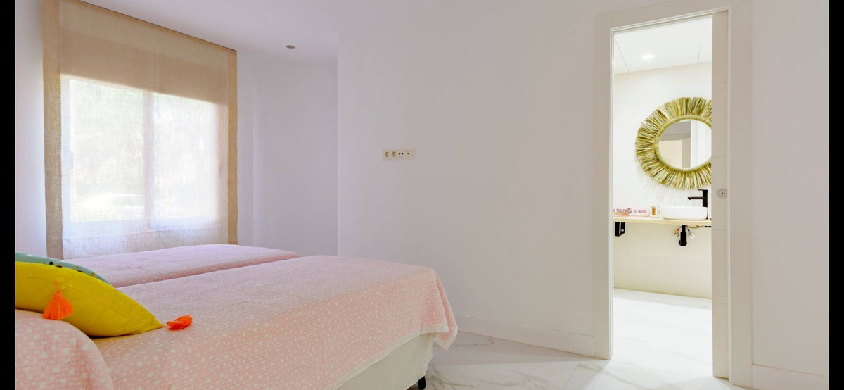 Appartement te koop in Estepona | 3 slaapkamers H5010160