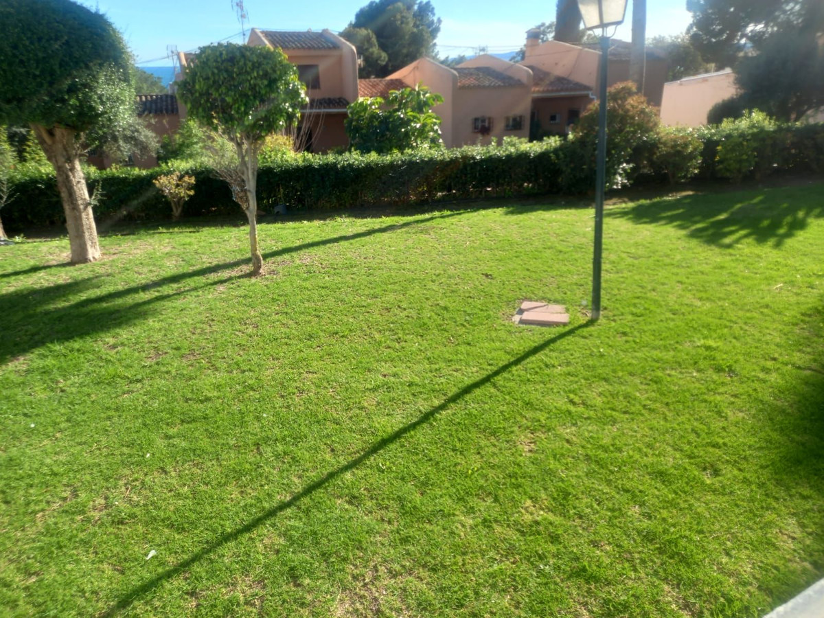 Begane grond appartement in Estepona-1