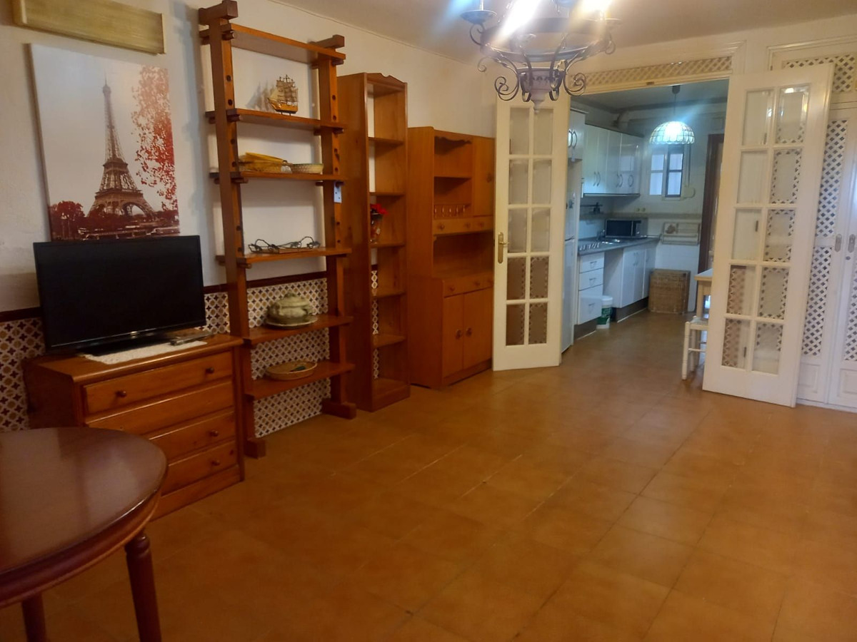 Begane grond appartement in Estepona-3