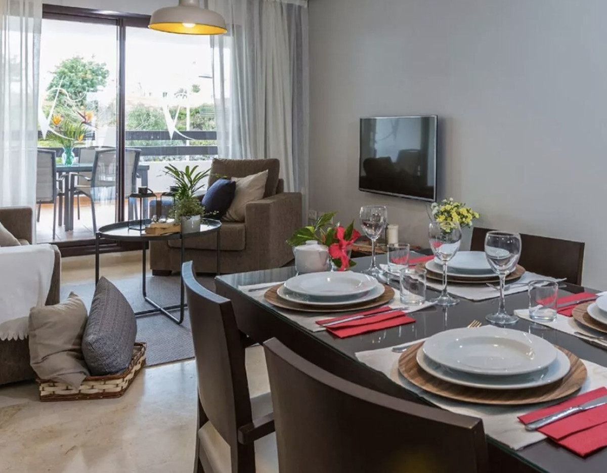 Bovenverdieping Appartement in Estepona-1