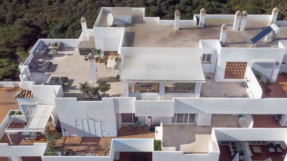 Penthouse Duplex for sale in Estepona | 4 bedrooms H5025922