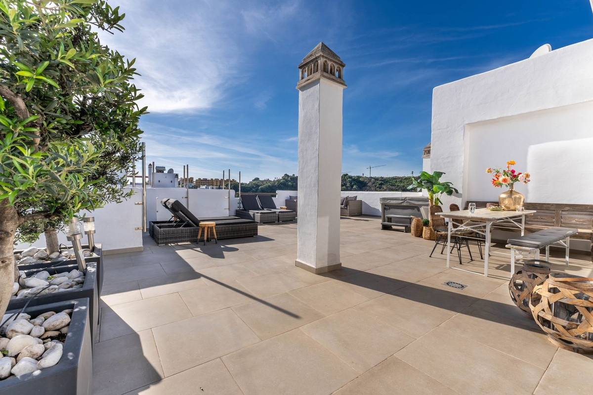 Penthouse Duplex for sale in Estepona | 4 bedrooms H5025922