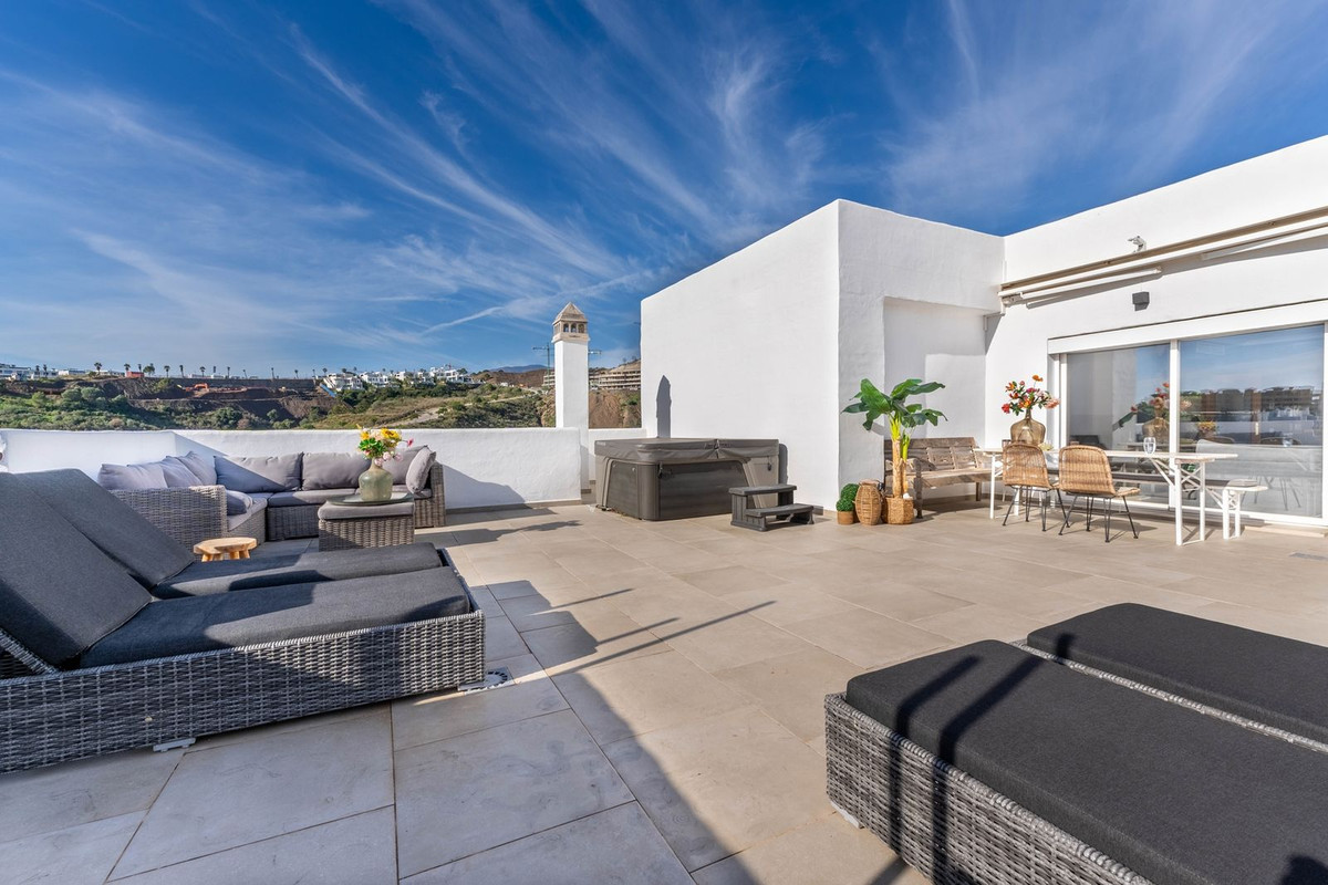 Penthouse Duplex for sale in Estepona | 4 bedrooms H5025922