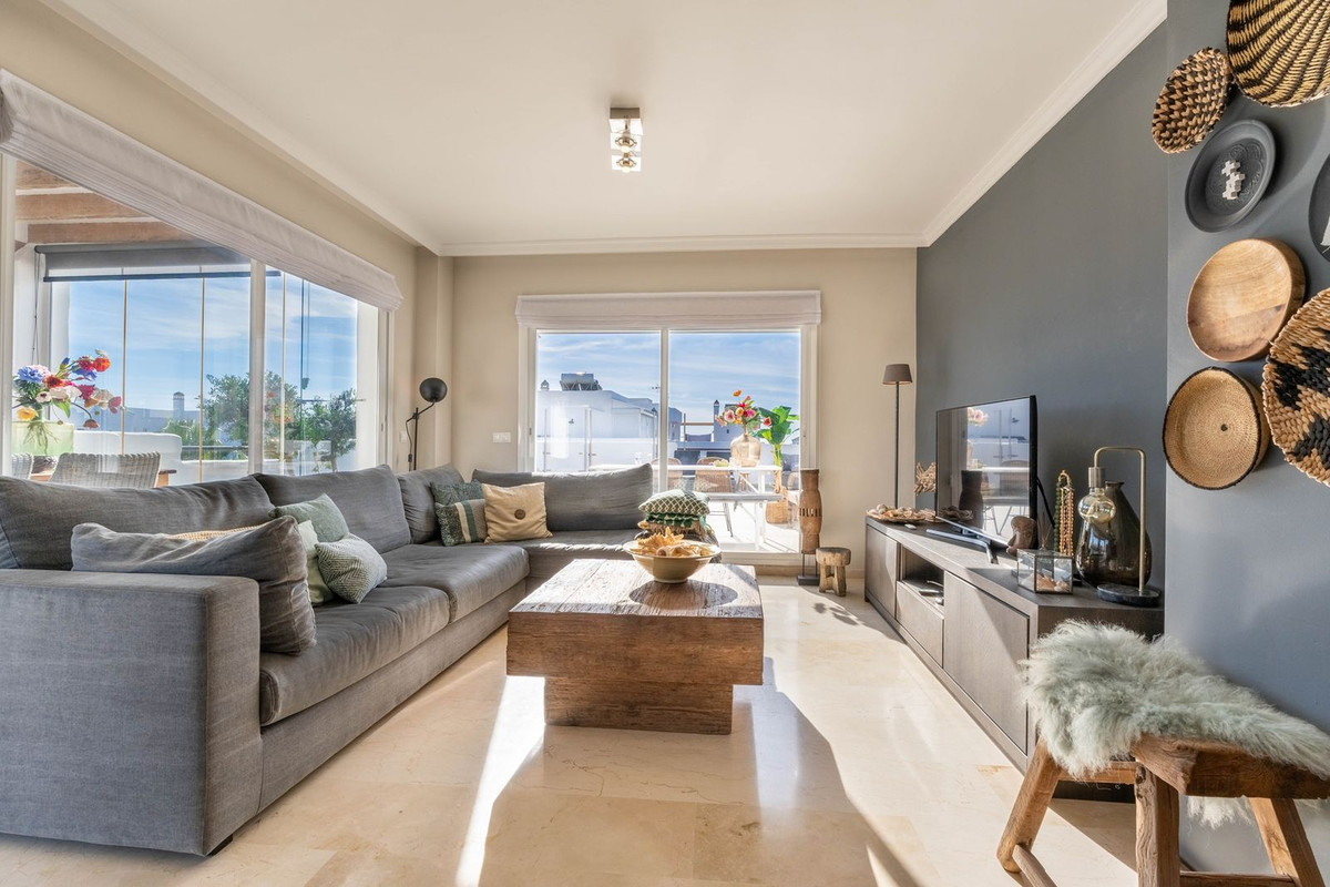 Penthouse Duplex for sale in Estepona | 4 bedrooms H5025922