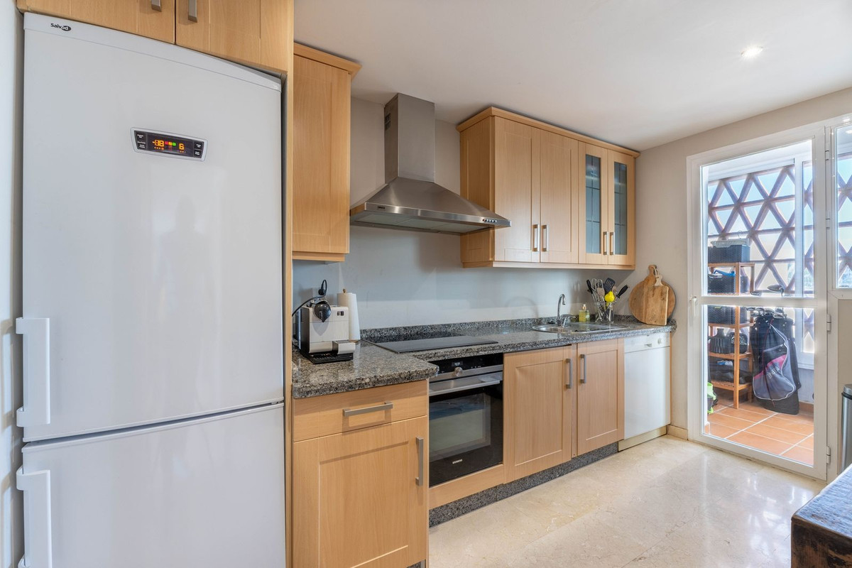 Penthouse Duplex for sale in Estepona | 4 bedrooms H5025922