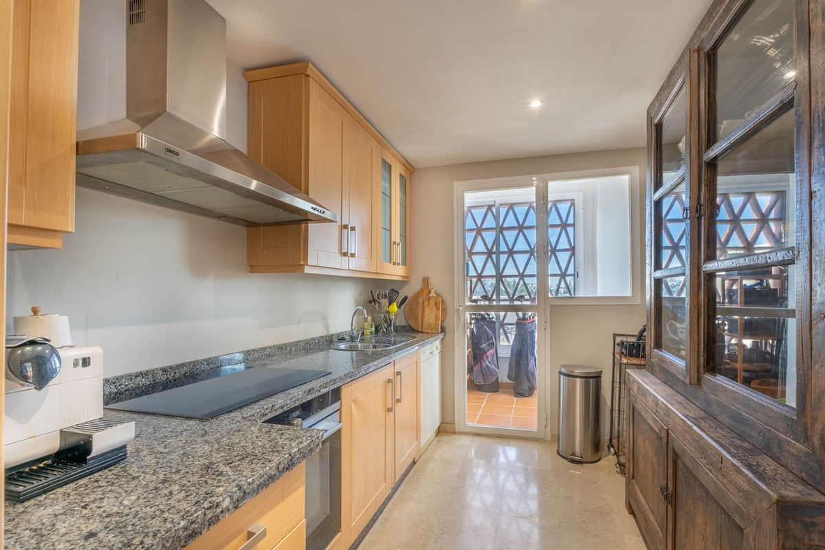Penthouse Duplex for sale in Estepona | 4 bedrooms H5025922