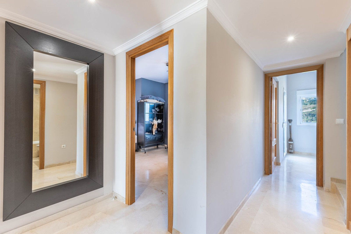 Penthouse Duplex for sale in Estepona | 4 bedrooms H5025922