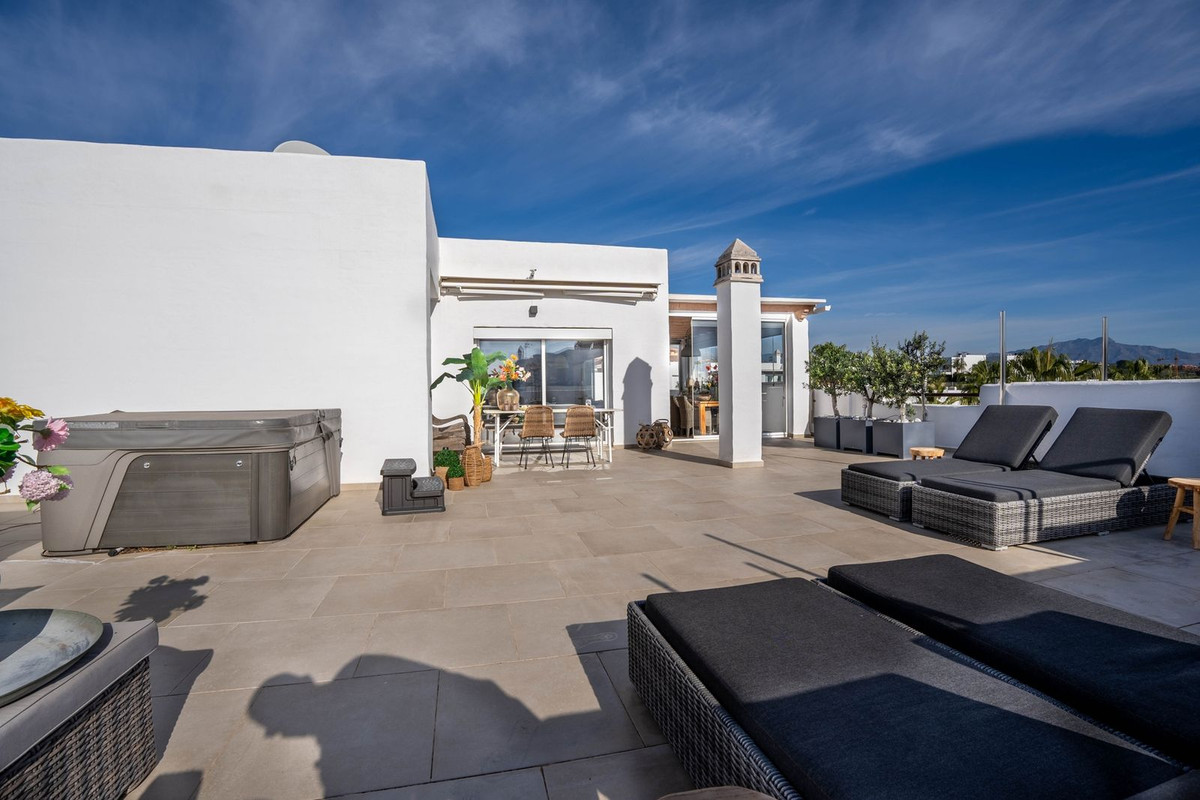 Penthouse Duplex for sale in Estepona | 4 bedrooms H5025922