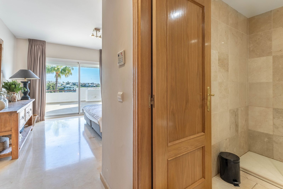 Penthouse Duplex for sale in Estepona | 4 bedrooms H5025922