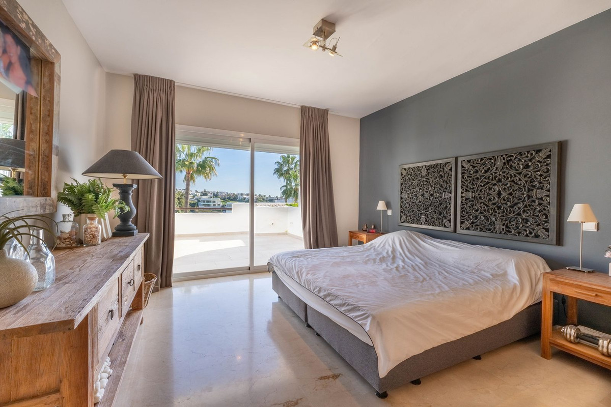 Penthouse Duplex for sale in Estepona | 4 bedrooms H5025922