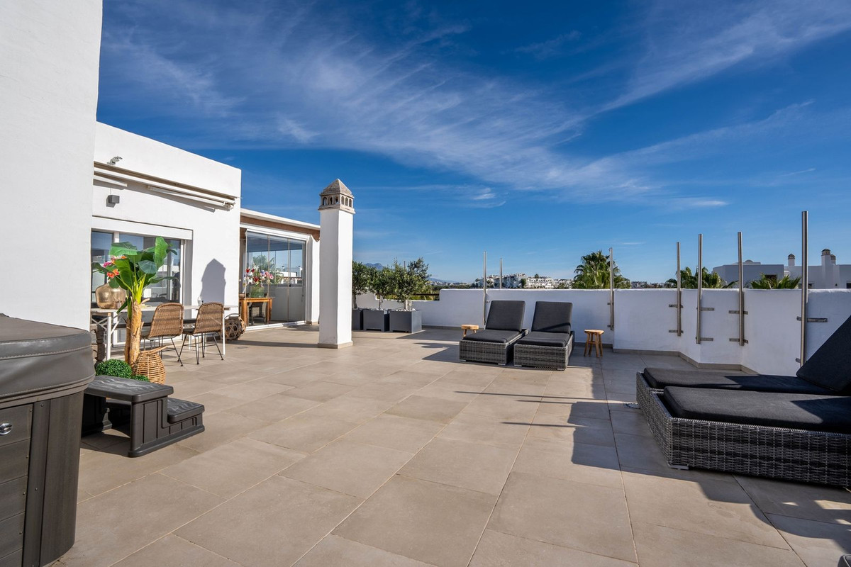 Penthouse Duplex for sale in Estepona | 4 bedrooms H5025922
