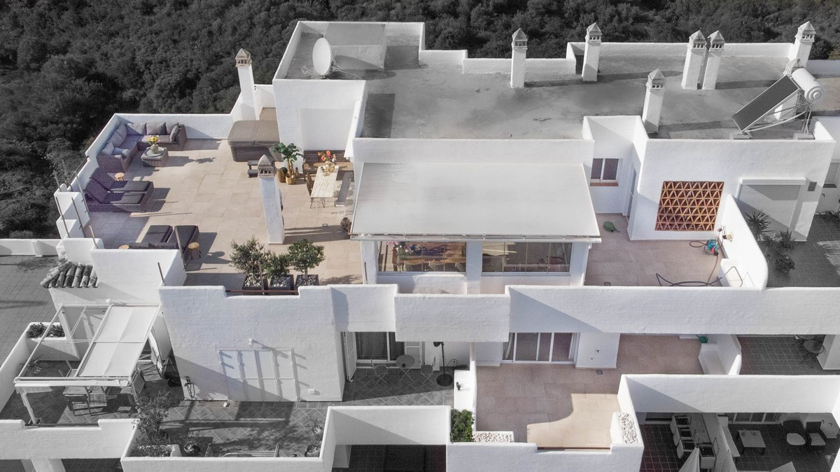 Penthouse Duplex for sale in Estepona | 4 bedrooms H5025922