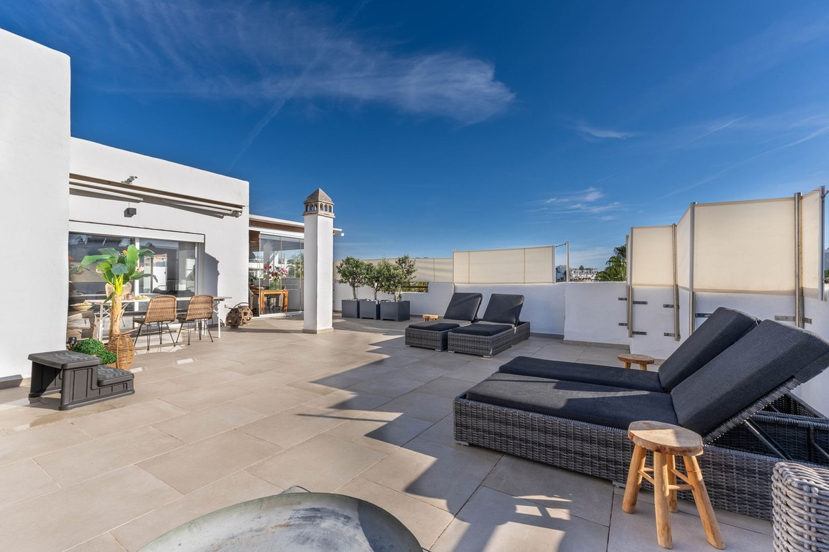 Penthouse Duplex for sale in Estepona | 4 bedrooms H5025922