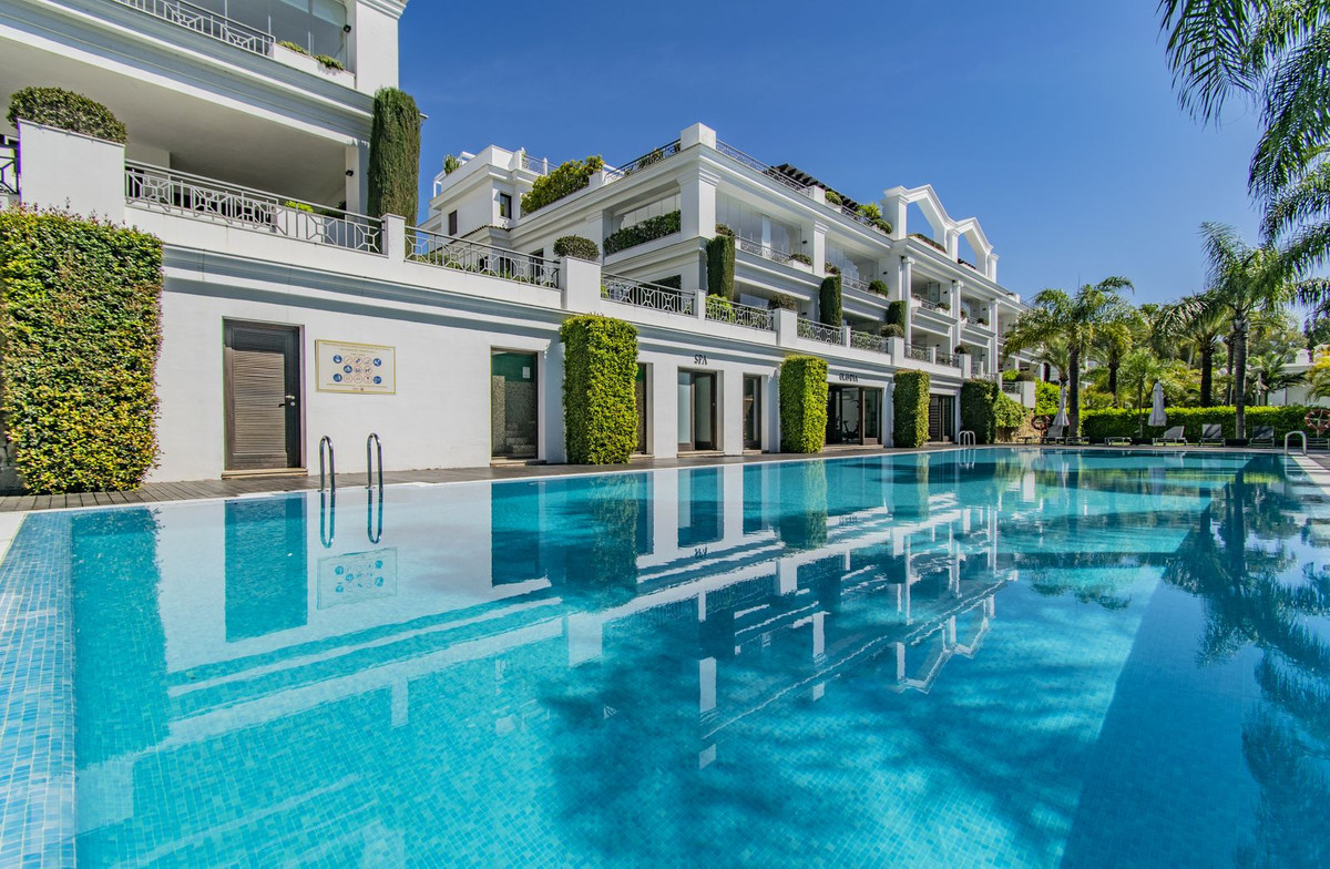 Penthouse te koop in Estepona | 5 slaapkamers H5042191