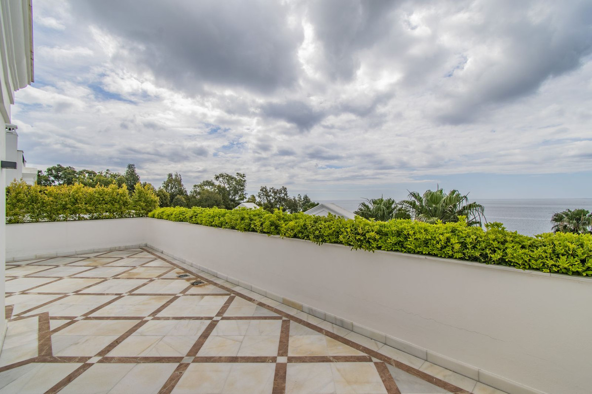 Penthouse te koop in Estepona | 5 slaapkamers H5042191