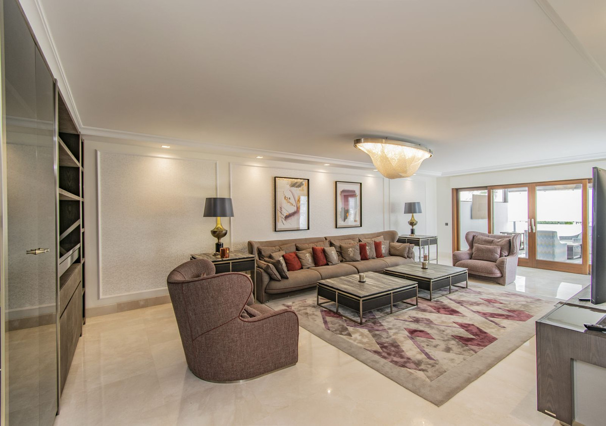 Penthouse te koop in Estepona | 5 slaapkamers H5042191