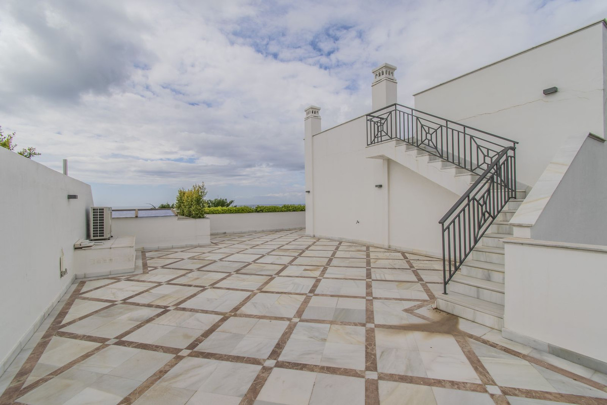 Penthouse te koop in Estepona | 5 slaapkamers H5042191