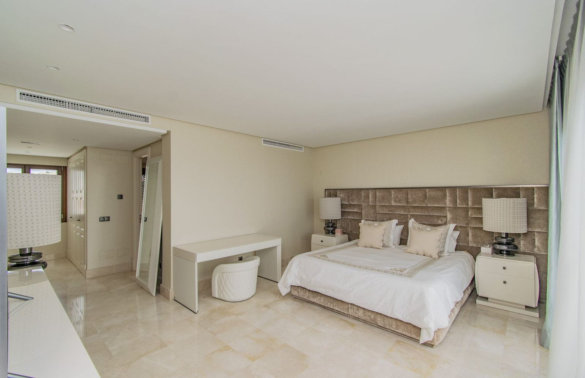 Penthouse te koop in Estepona | 5 slaapkamers H5042191