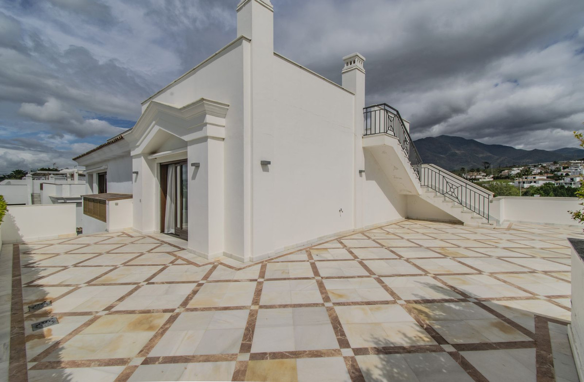 Penthouse te koop in Estepona | 5 slaapkamers H5042191