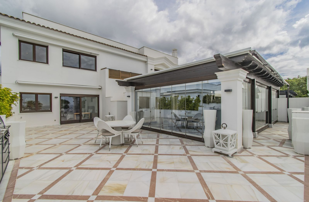 Penthouse te koop in Estepona | 5 slaapkamers H5042191