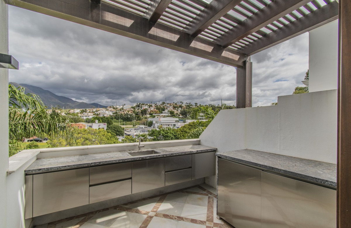 Penthouse te koop in Estepona | 5 slaapkamers H5042191