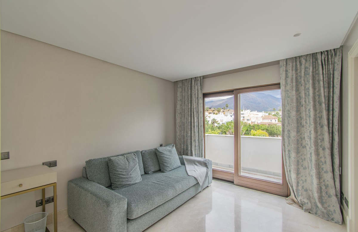 Penthouse te koop in Estepona | 5 slaapkamers H5042191