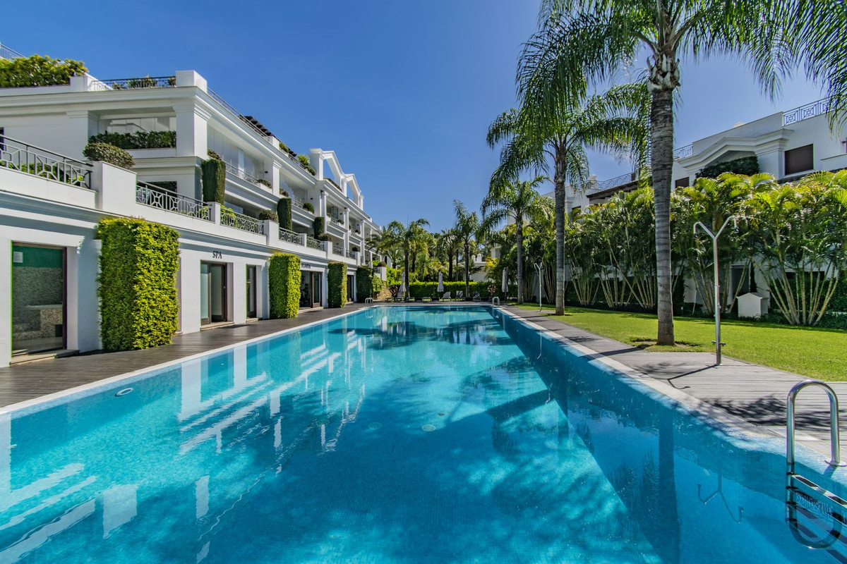 Penthouse te koop in Estepona | 5 slaapkamers H5042191