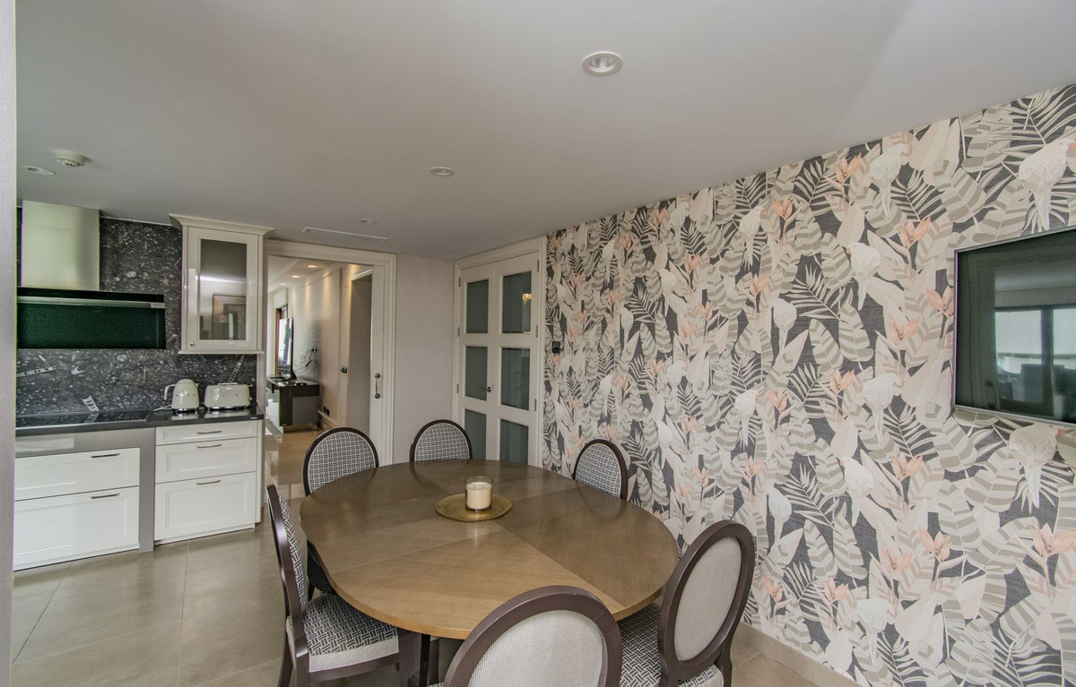 Penthouse te koop in Estepona | 5 slaapkamers H5042191