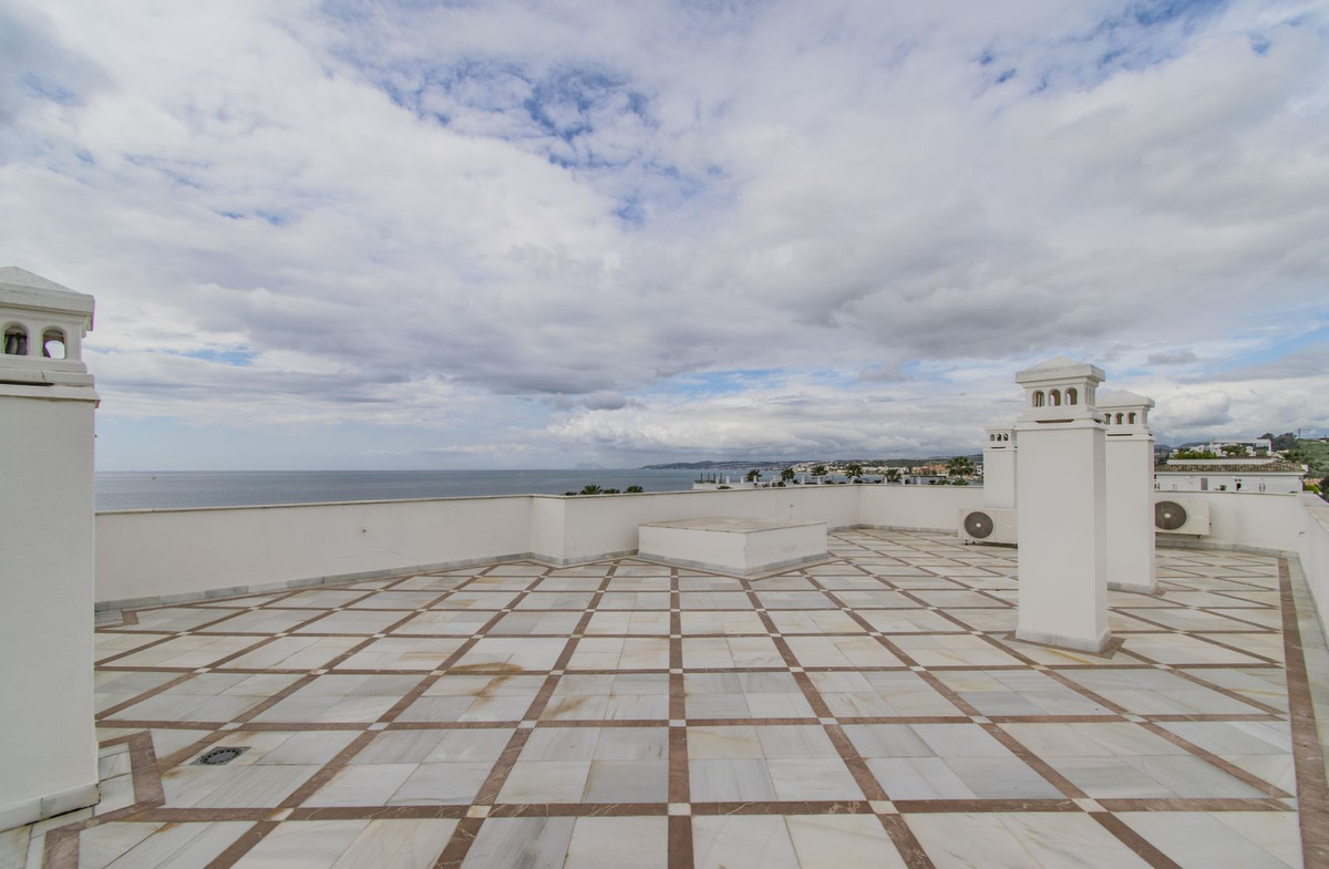 Penthouse te koop in Estepona | 5 slaapkamers H5042191