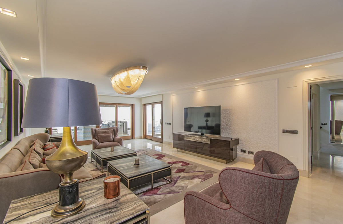 Penthouse te koop in Estepona | 5 slaapkamers H5042191