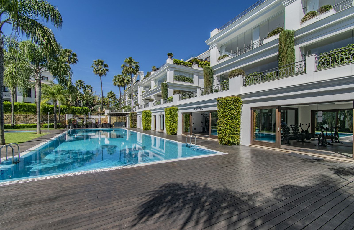 Penthouse te koop in Estepona | 5 slaapkamers H5042191