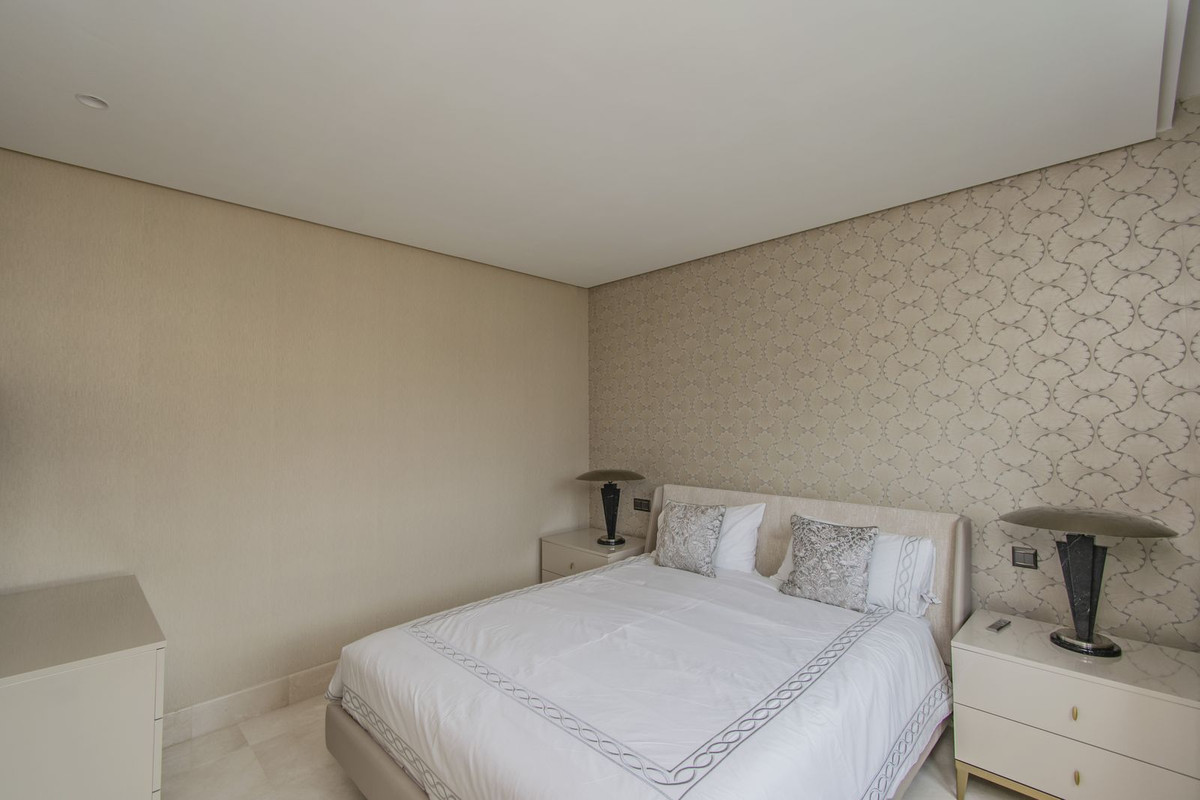 Penthouse te koop in Estepona | 5 slaapkamers H5042191