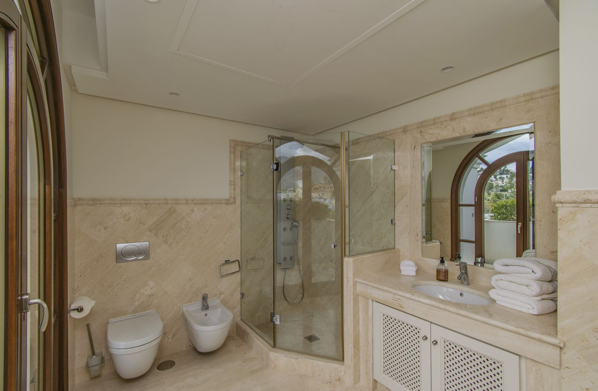 Penthouse te koop in Estepona | 5 slaapkamers H5042191