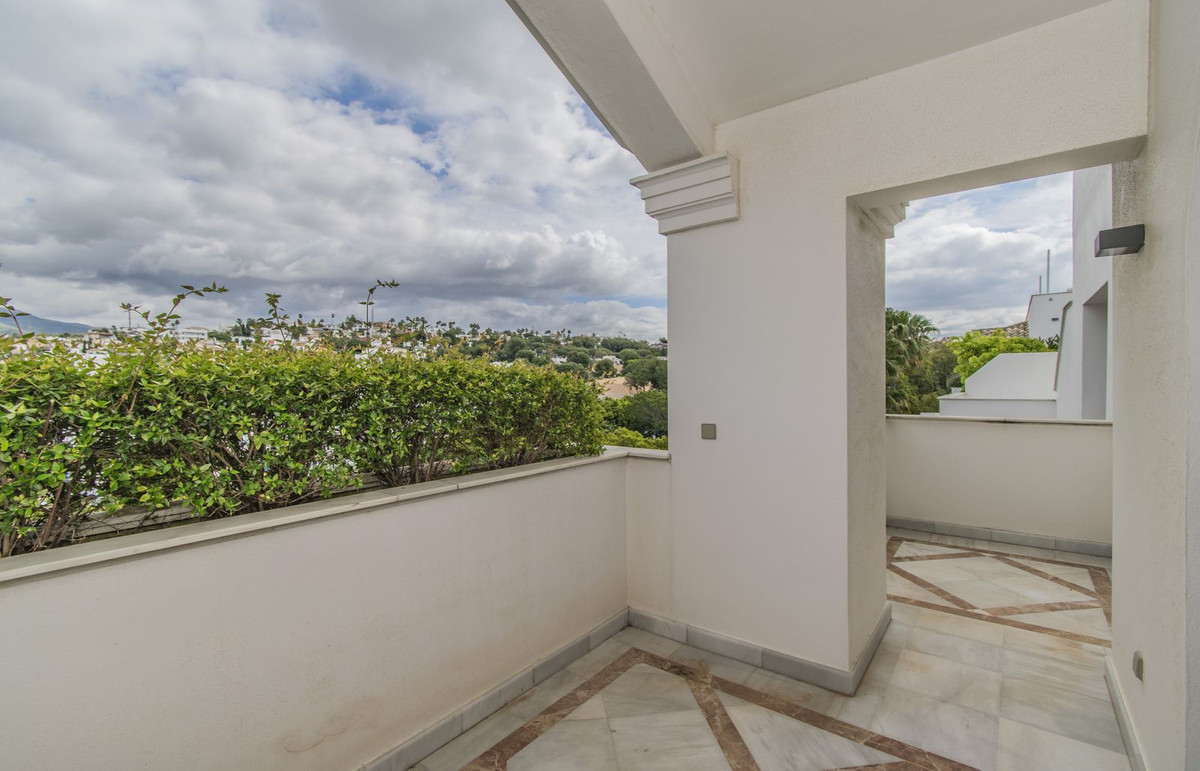 Penthouse te koop in Estepona | 5 slaapkamers H5042191