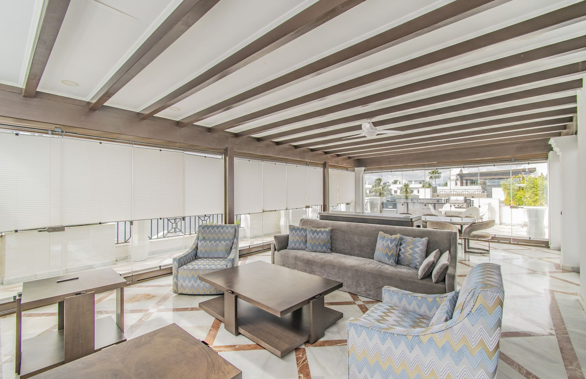 Penthouse te koop in Estepona | 5 slaapkamers H5042191
