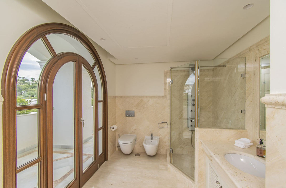 Penthouse te koop in Estepona | 5 slaapkamers H5042191