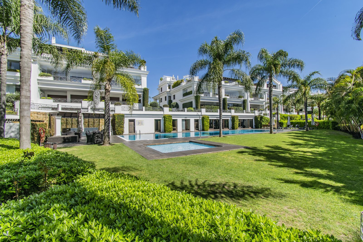 Penthouse te koop in Estepona | 5 slaapkamers H5042191